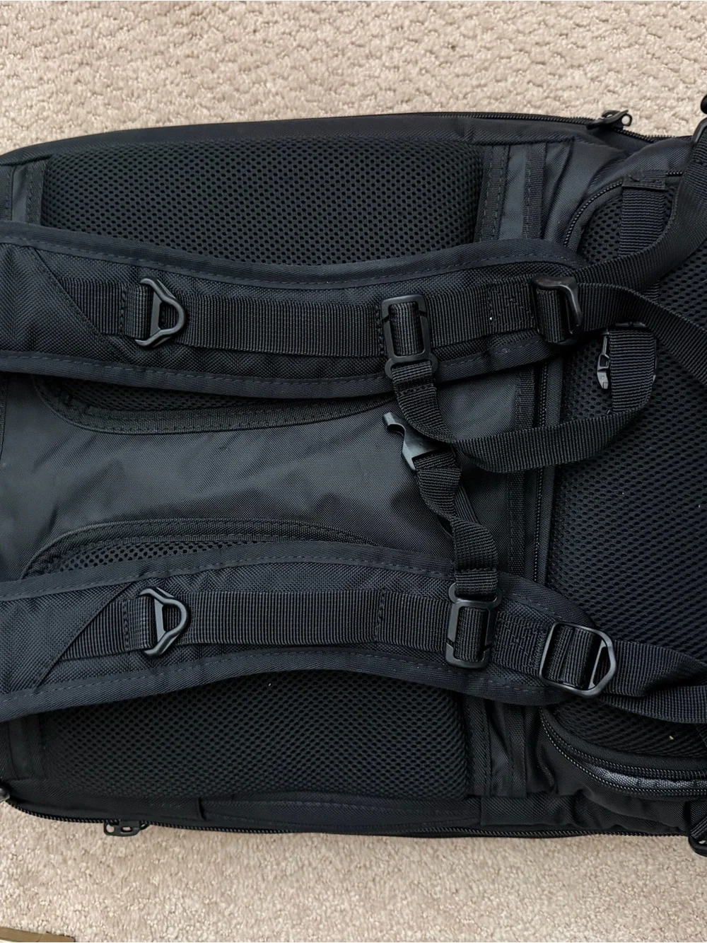 N/A spacious suitcase